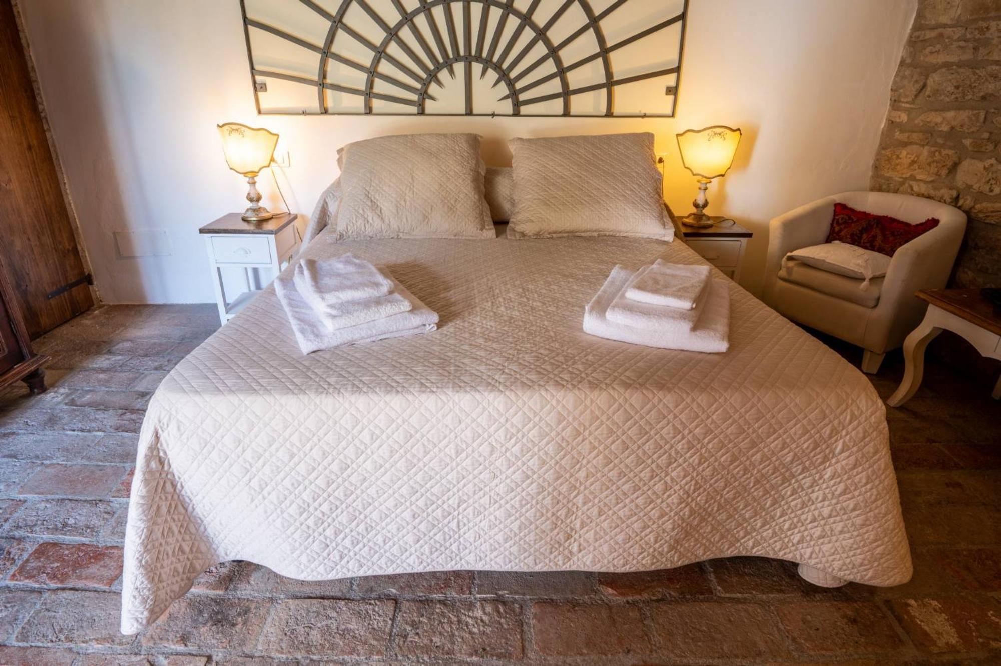 Bed and Breakfast Castello Valenzino Antognola Exterior foto